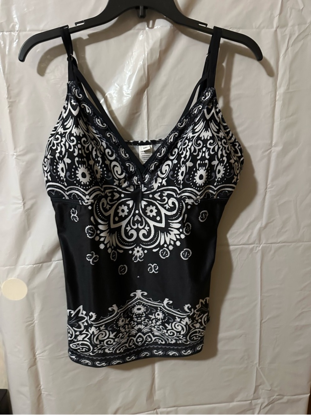 Black & White Printed V-Neck swim top.